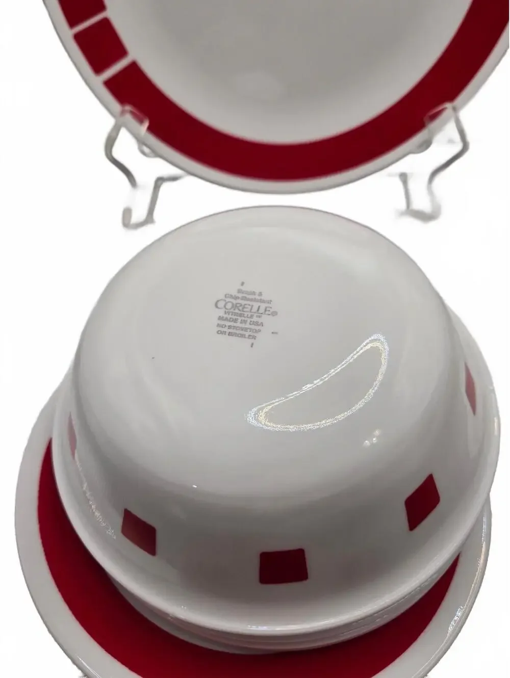 Corelle Urban Red Dinnerware Set for 4- 8 Plates and Bowls, very good condition